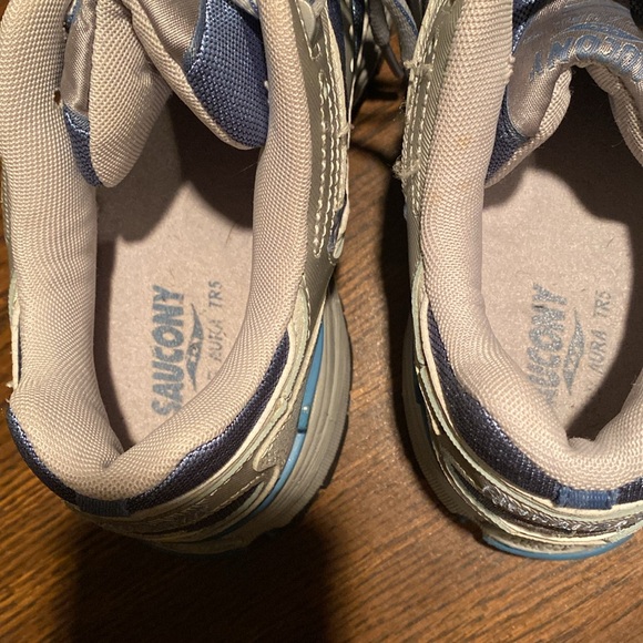 Saucony shoes - Picture 4 of 12